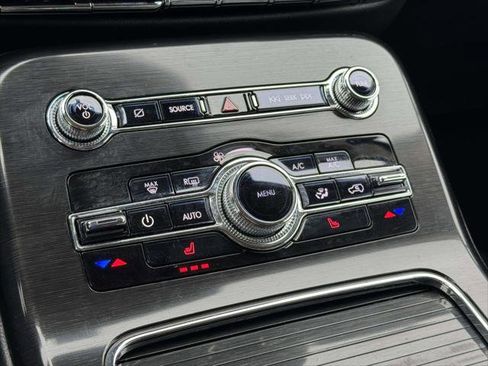 Used 2022 Lincoln Nautilus Standard image 27