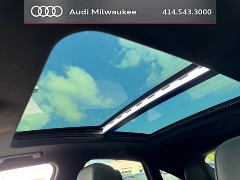 Used 2023 Audi Q5 2.0T Premium Plus w/ Premium Plus Package AWD/4WD image 12