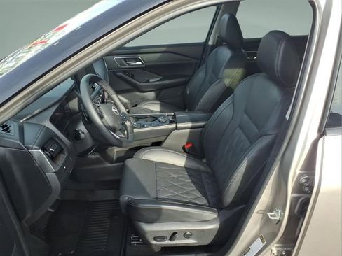 Certified 2025 Nissan Rogue Platinum AWD/4WD image 29