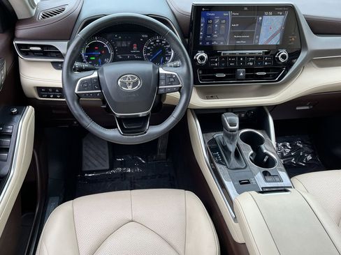 Used 2021 Toyota Highlander Limited AWD/4WD image 10