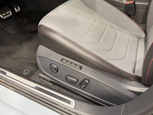 New 2026 Volkswagen Jetta GLI Autobahn FWD image 40