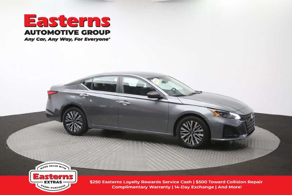 Used 2025 Nissan Altima 2.5 SV FWD image 47