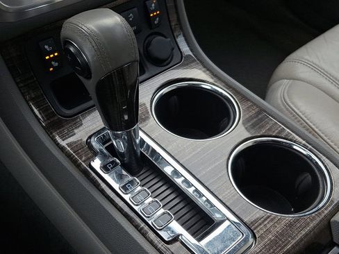 Used 2014 GMC Acadia SLT image 15