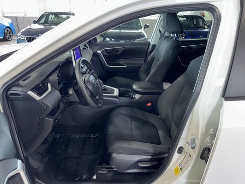 Used 2023 Toyota RAV4 LE FWD image 21