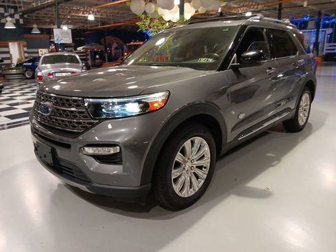 Used 2022 Ford Explorer King Ranch w/ Technology Package AWD/4WD image 9