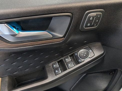 Used 2020 Ford Escape Titanium image 14