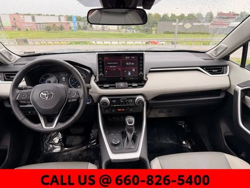Used 2022 Toyota RAV4 XLE Premium AWD/4WD image 30