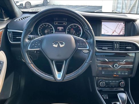 Used 2018 INFINITI QX30 Premium w/ Technology Package image 8