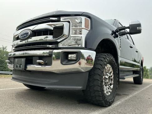 Used 2021 Ford F250 XLT w/ XLT Premium Package AWD/4WD image 17