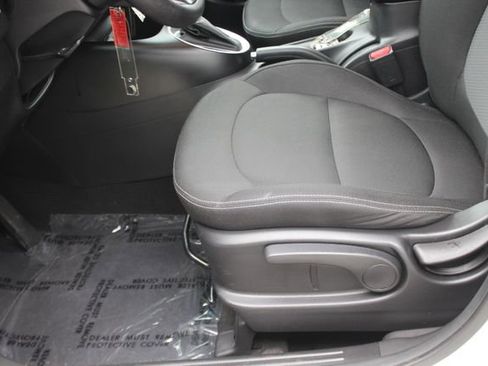 Used 2019 Kia Soul + FWD image 19