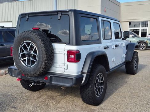 Used 2025 Jeep Wrangler Unlimited Rubicon AWD/4WD image 2
