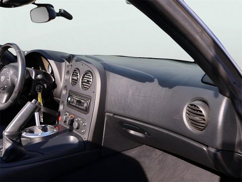 Used 2003 Dodge Viper SRT-10 image 10