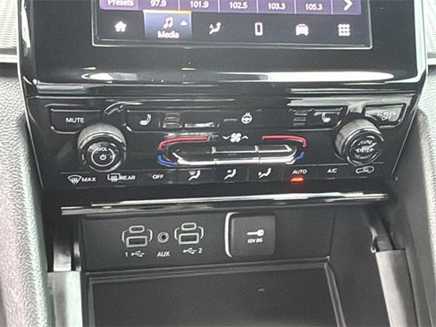 Certified 2025 Jeep Grand Cherokee Laredo X w/ Luxury Tech Group I image 32