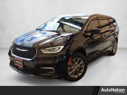 New 2026 Chrysler Pacifica Select