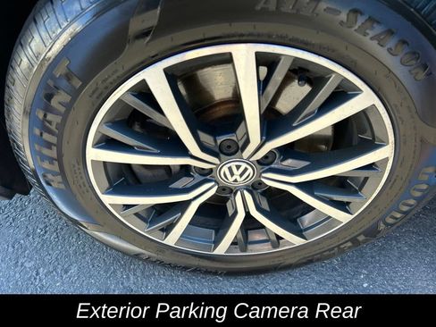 Used 2020 Volkswagen Tiguan SE w/ Panoramic Sunroof Package AWD/4WD image 11