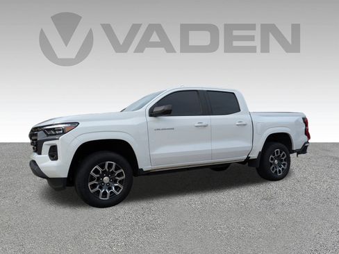 Used 2023 Chevrolet Colorado LT w/ LT Convenience Package III image 2