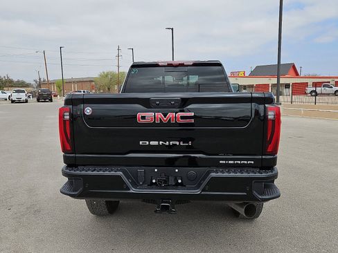 New 2026 GMC Sierra 2500 Denali w/ Denali Reserve Package image 4