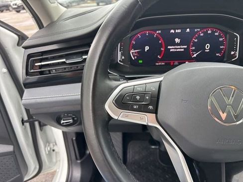 Used 2025 Volkswagen Jetta SEL FWD image 17