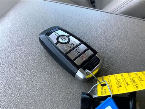 Used 2019 Ford Expedition Limited w/ Equipment Group 302A RWD image 14