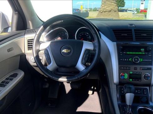 Used 2012 Chevrolet Traverse LTZ FWD image 5