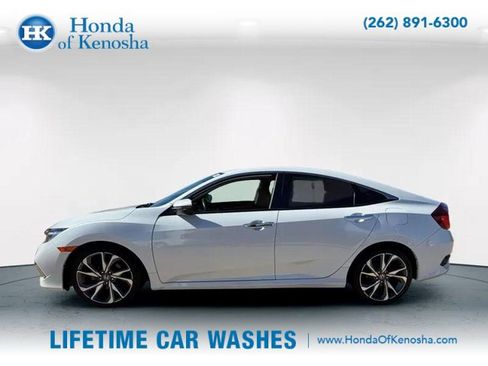 Used 2019 Honda Civic Touring image 4