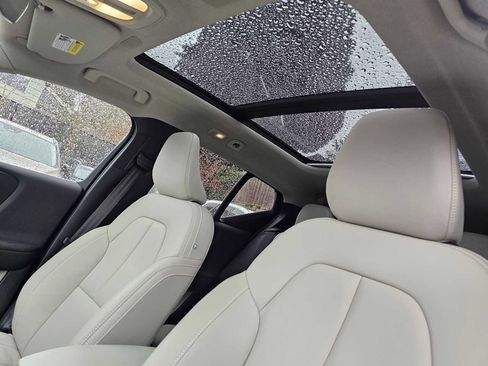 Used 2025 Volvo XC40 B5 Plus w/ Protection Package Premier image 24