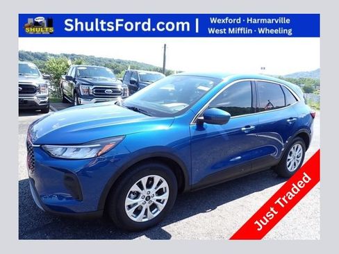 Used 2023 Ford Escape Active w/ Tech Pack #2 FWD image 1