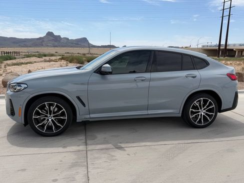 Used 2022 BMW X4 xDrive30i w/ M Sport Package 2 AWD/4WD image 5
