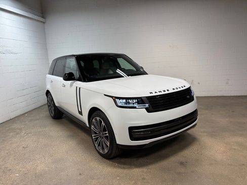 New 2025 Land Rover Range Rover SE image 4