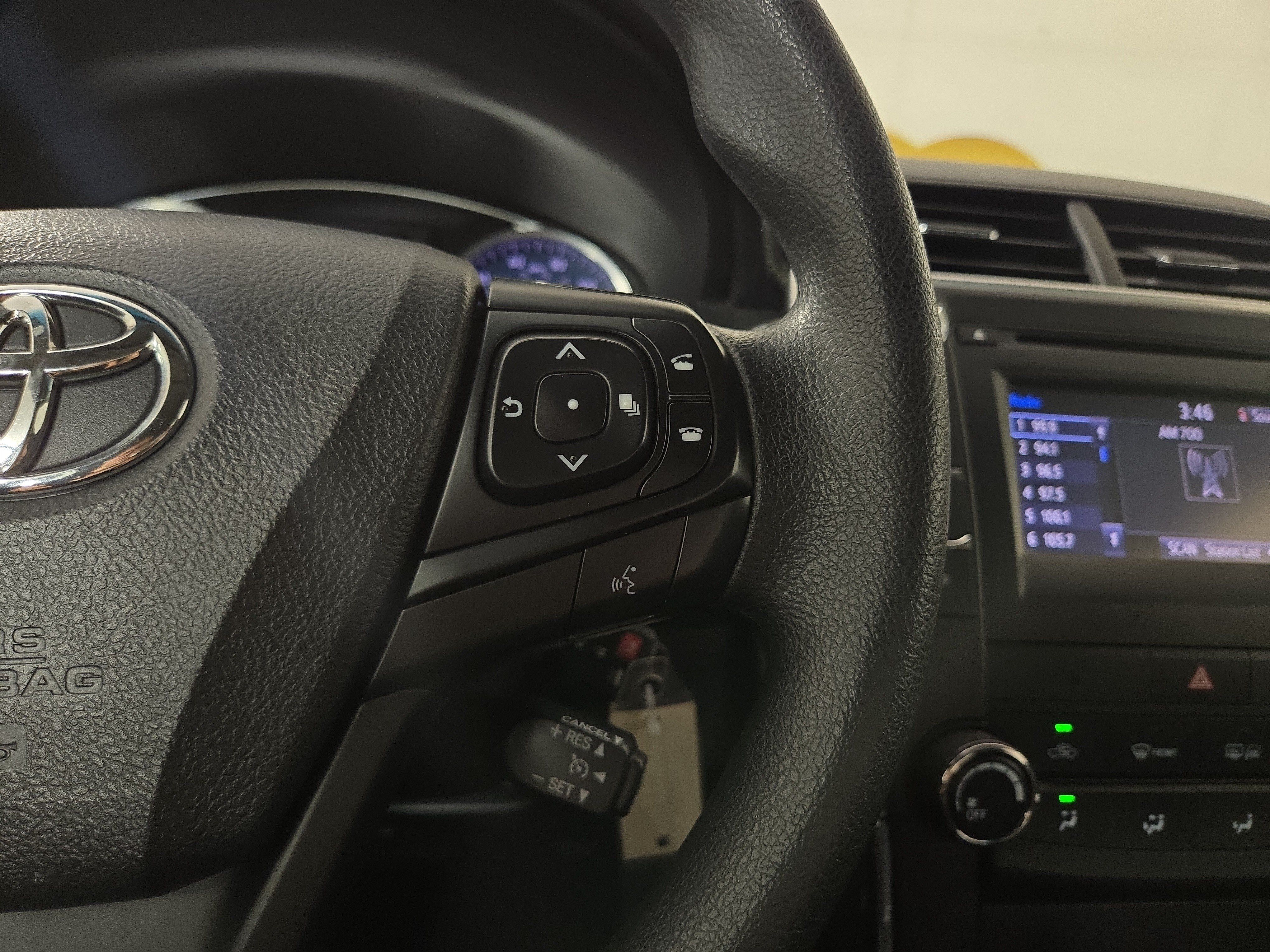 Used 2016 Toyota Camry LE FWD image 16