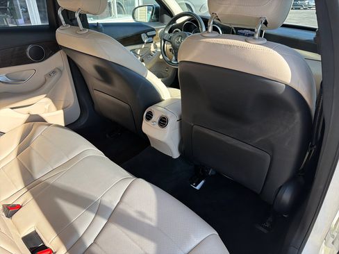 Used 2018 Mercedes-Benz C 300 Sedan image 27
