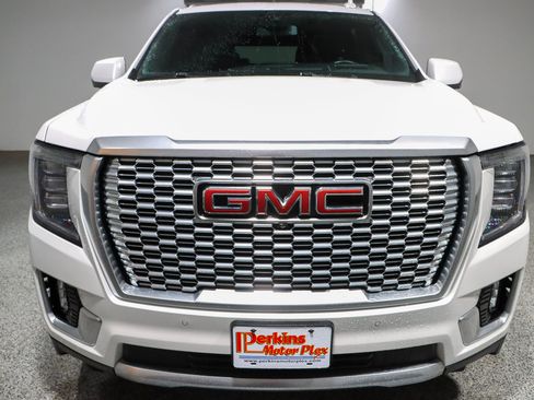 Used 2023 GMC Yukon Denali AWD/4WD image 4