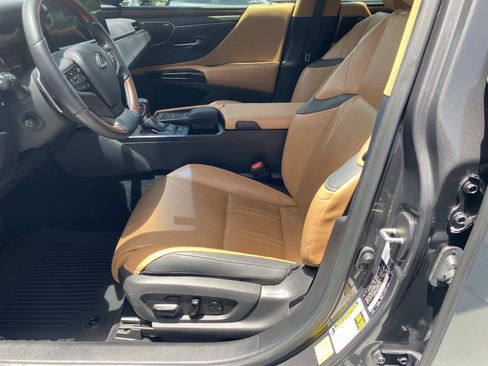 Used 2022 Lexus ES 350 Ultra Luxury w/ Accessory Package 2 FWD image 19
