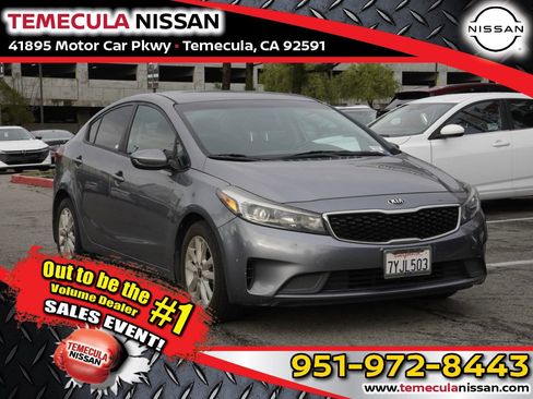Used 2017 Kia Forte S image 1