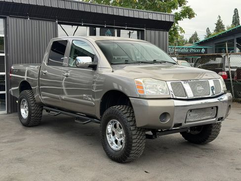Used 2006 Nissan Titan SE AWD/4WD image 3