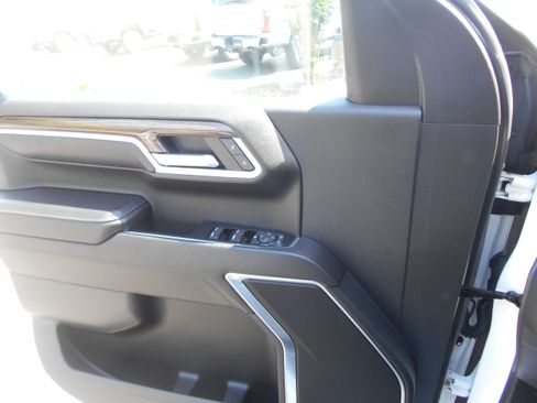 Used 2023 Chevrolet Silverado 1500 LT w/ Safety Package AWD/4WD image 14