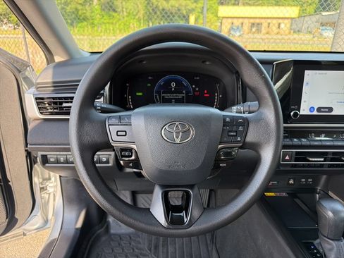 Used 2025 Toyota Camry LE FWD image 15