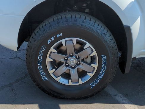 Certified 2020 Nissan Frontier PRO-4X image 28