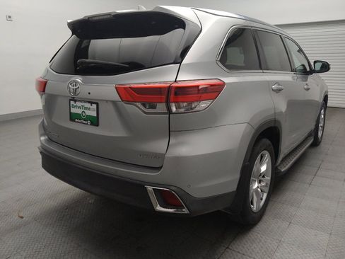 Used 2019 Toyota Highlander Limited FWD image 9