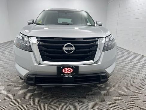 Used 2025 Nissan Pathfinder SV AWD/4WD image 3