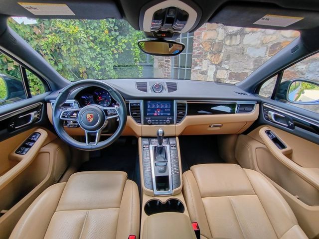 Used 2018 Porsche Macan AWD/4WD image 32
