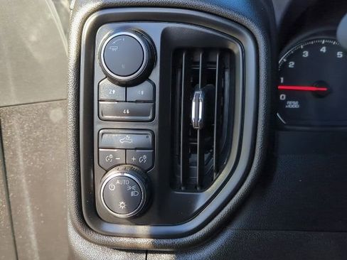 Used 2022 Chevrolet Silverado 2500 Custom w/ Custom Convenience Package image 11