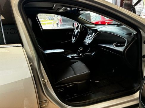 Used 2021 Chevrolet Malibu LT FWD image 26