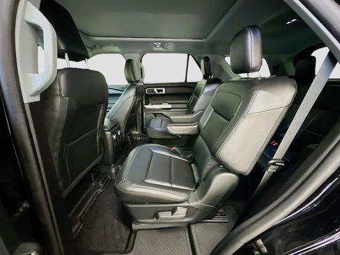 Used 2023 Ford Explorer XLT w/ Equipment Group 202A AWD/4WD image 30