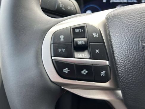 Used 2025 Ford Explorer Active RWD image 20
