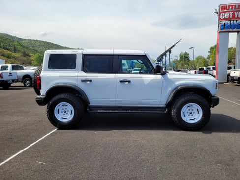 New 2026 Ford Bronco Heritage Edition image 4