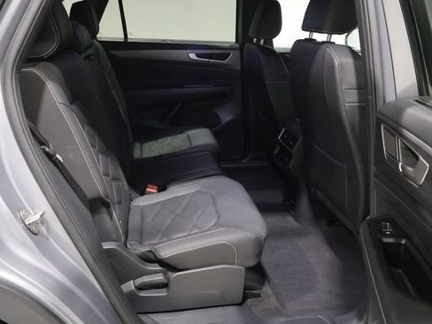 Used 2025 Volkswagen Atlas Cross Sport SE AWD/4WD image 20
