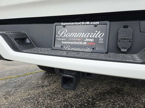 New 2026 RAM 1500 Express AWD/4WD image 10