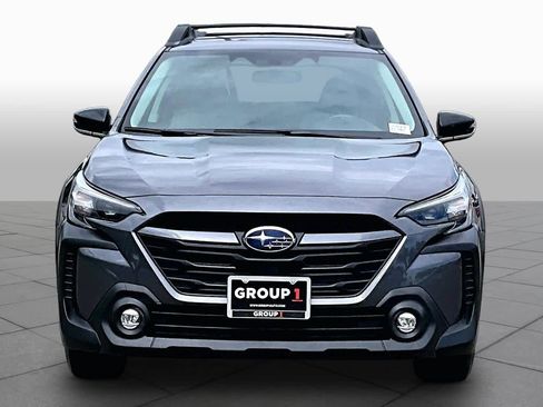 Used 2025 Subaru Outback Premium image 3