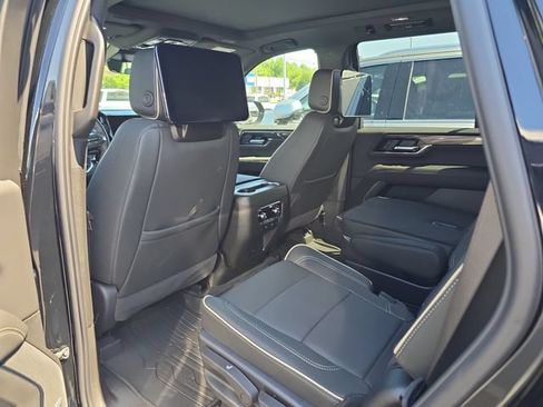 New 2026 GMC Yukon Elevation w/ Elevation Premium Package AWD/4WD image 11